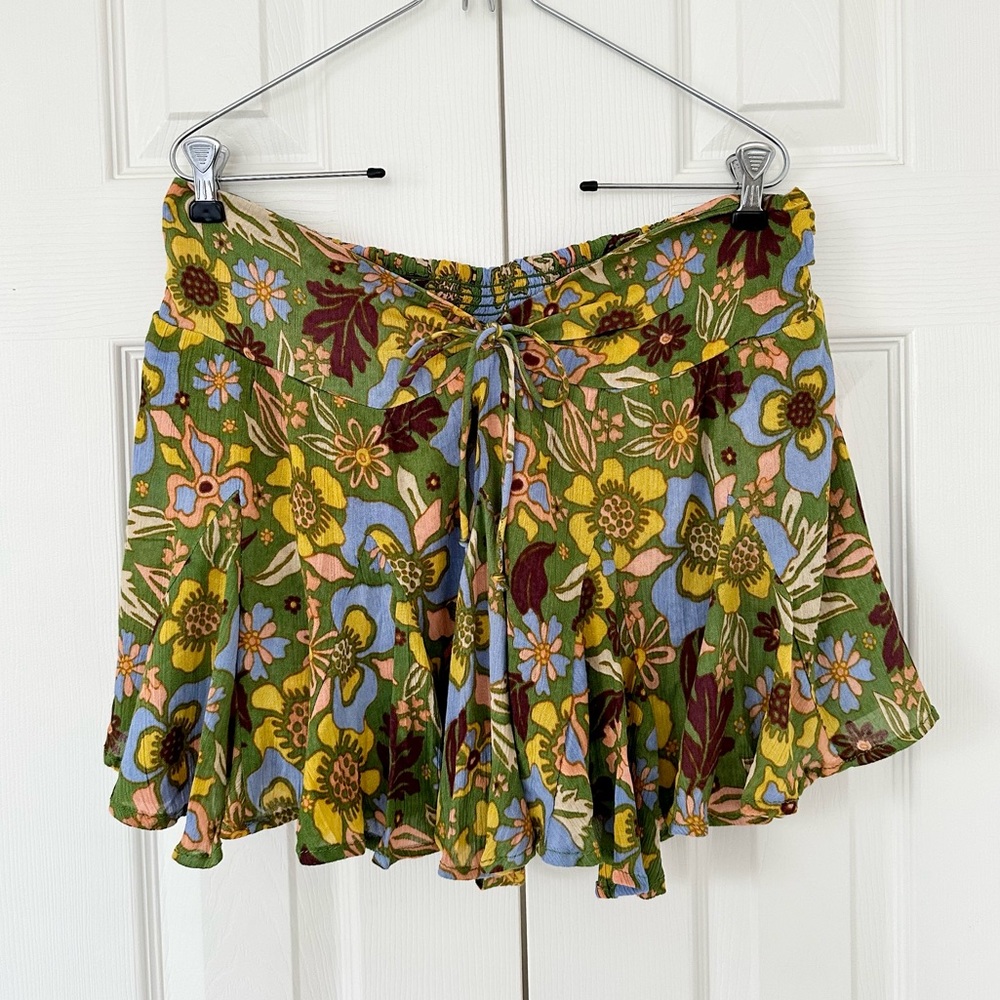 NWT Free People Ellie Green Floral Print Mini Skort Smocked Size M - Picture 3 of 8